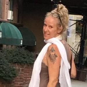 Meet your Posher, Catherine